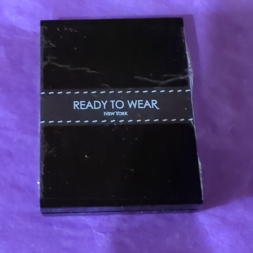 Ready To Wear Hydraskin Face Powder - Medium Dark